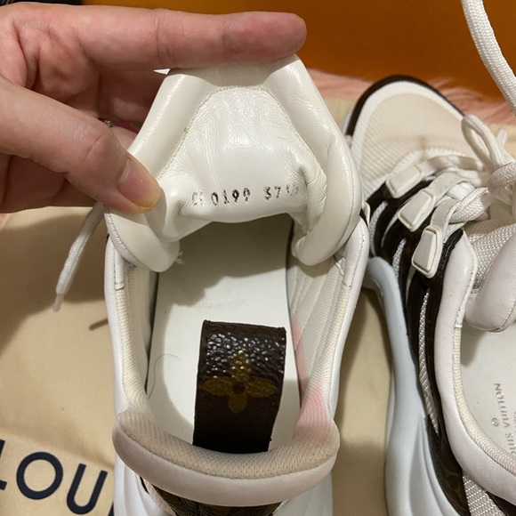 Louis Vuitton Archlight - Picture 9 of 11